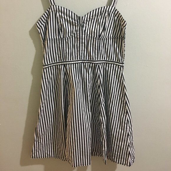 H&M Black & White Short Dress - A-line - Size - 8 - Picture 5 of 7